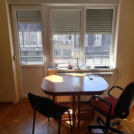 Private Cozy Room 2 With Shared Kitchen In Appartment Belgrado Esterno foto